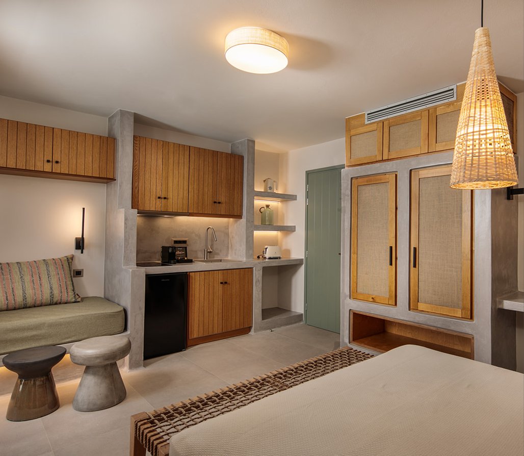 MAKAVA SUITES - Suite with outdoor Hot Tub 2 - PHOTO 2